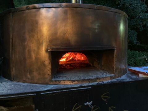   Murs et Fonds de commerce de pizzeria dans un environnement merveilleux 