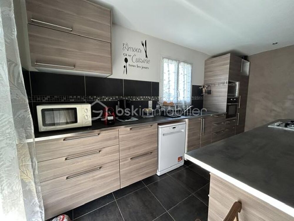 Maison plain- pied, 3 chambres, garage à SEMUSSAC