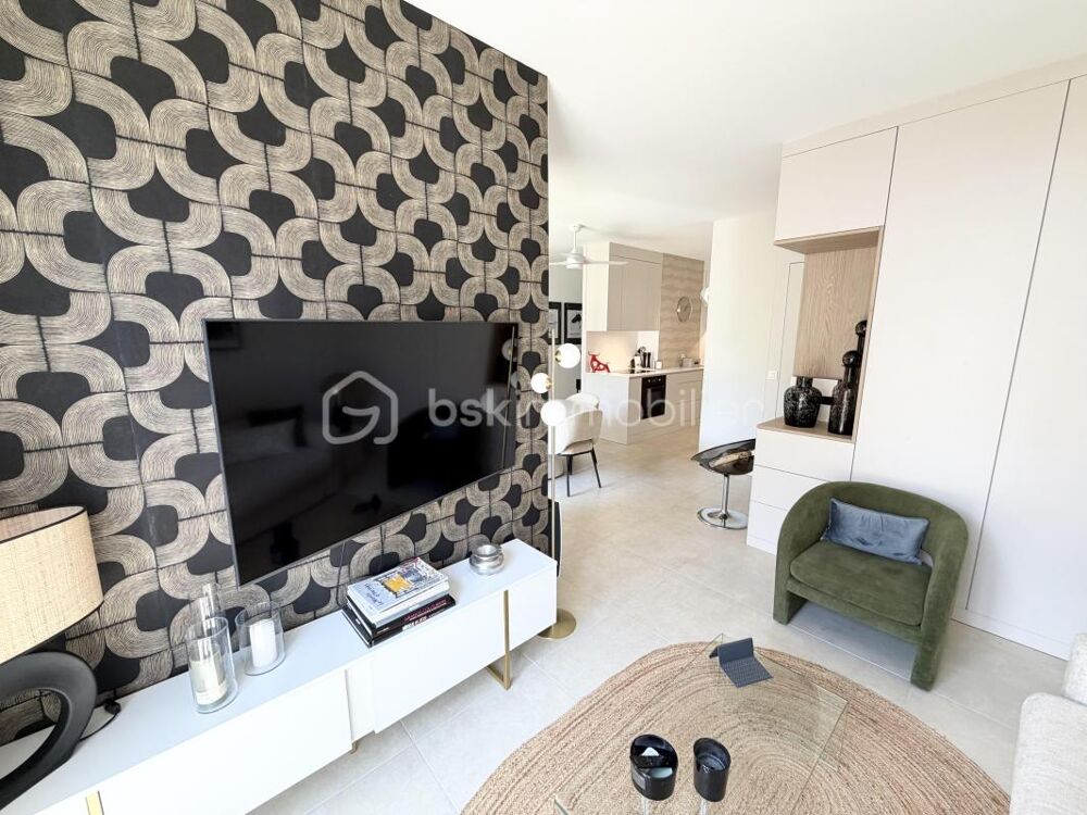 Cavalaire-sur-Mer  Appartement T2/3 de 61 m² avec jardin privatif  Résidence neuve avec piscine