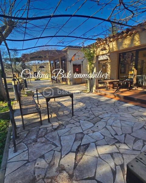 Vente Murs bar restaurant 270 m&sup2; + Grand parking priv&eacute; 298000 04700 Oraison