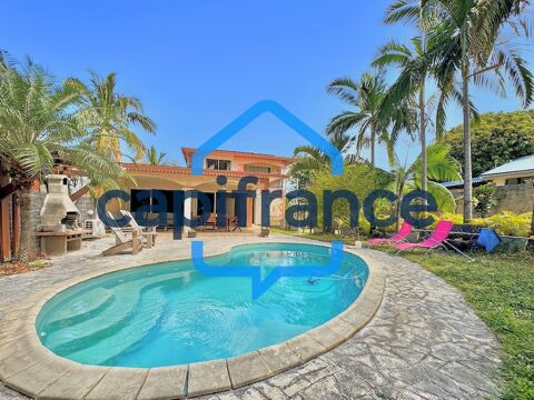   � vendre � Ensemble immobilier � La Rivi�re Saint-Louis (La R�union) Maison - 10 pi�ce(s) - 267 m�