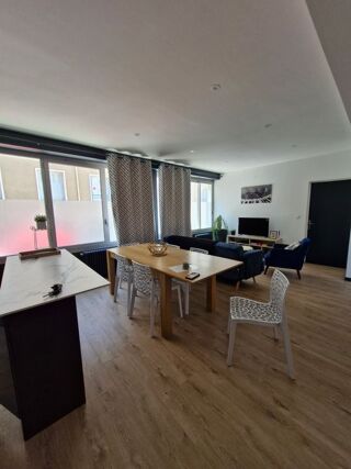  Appartement à louer 4 pièces 74 m²