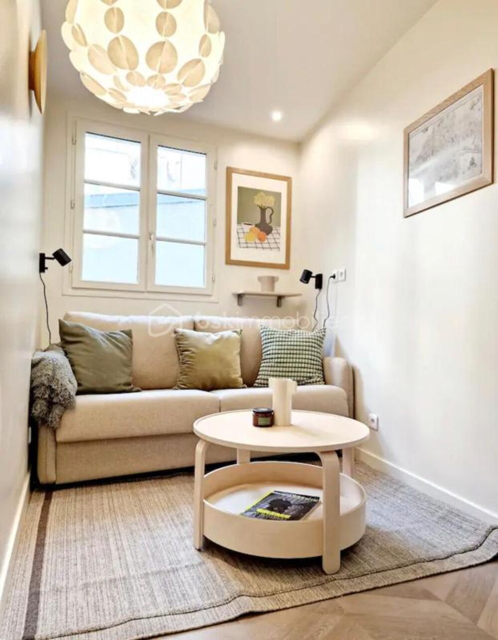 Un studio au premier étage dans une petite copropriété refait a neuf et meublé