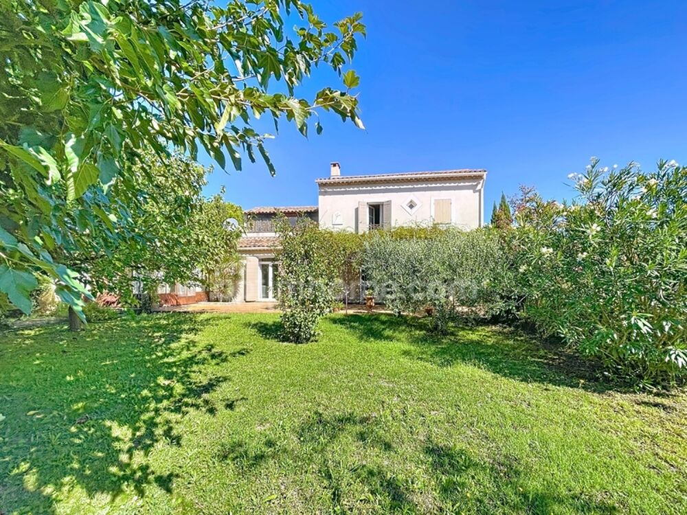 Maison 7 pièces 230 m² · à Maillane · 230 m² · 950 000 €