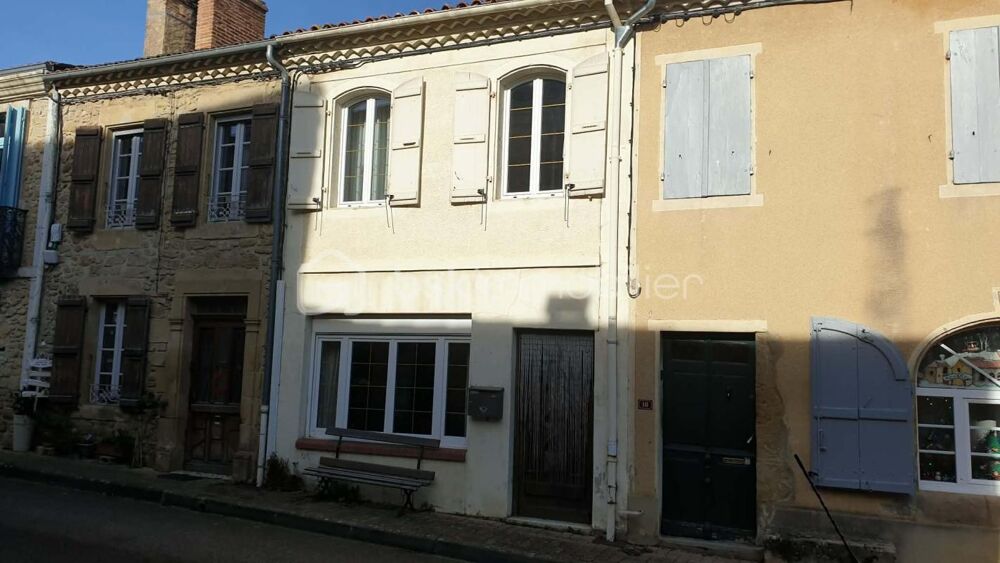 Maison de village en plein centre de Basoues