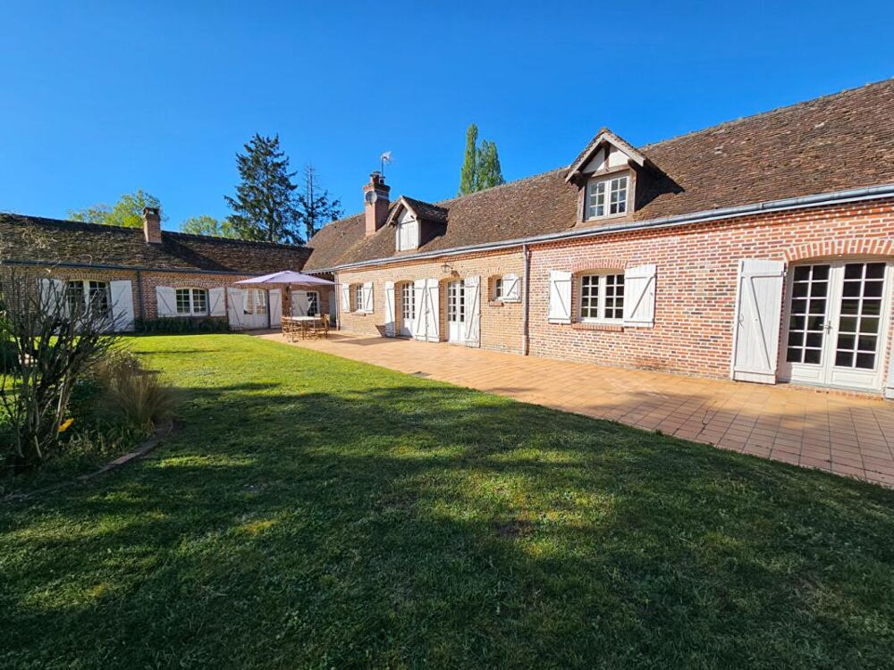 Propriété d'exception en Sologne - Longère de 292m² avec piscine intérieure sur 7,8 hectares