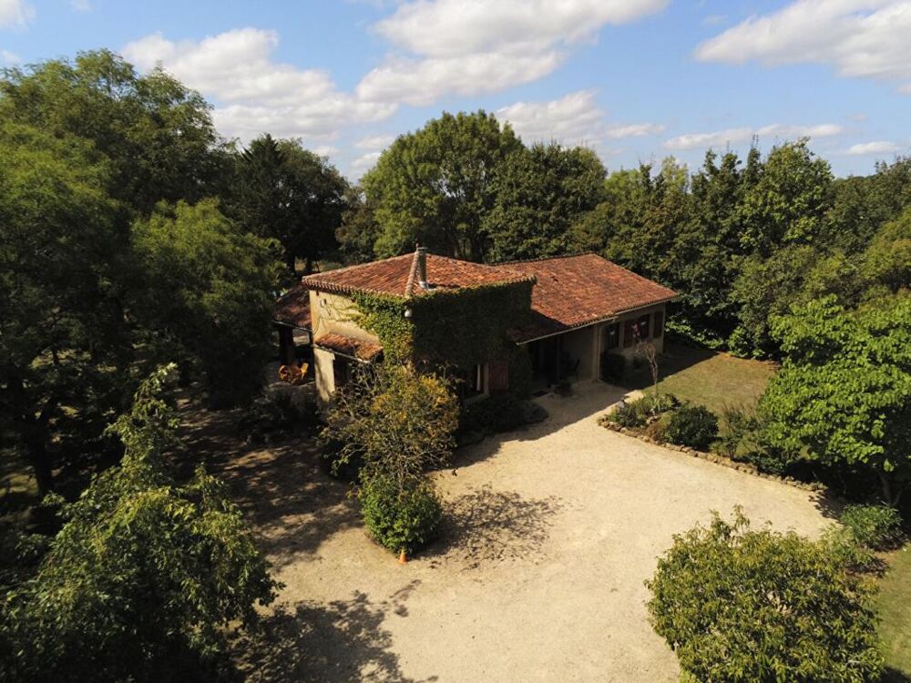 Vente Maison Proche Marciac dans le Gers maison 136 m2 sur 15 hectares Marciac