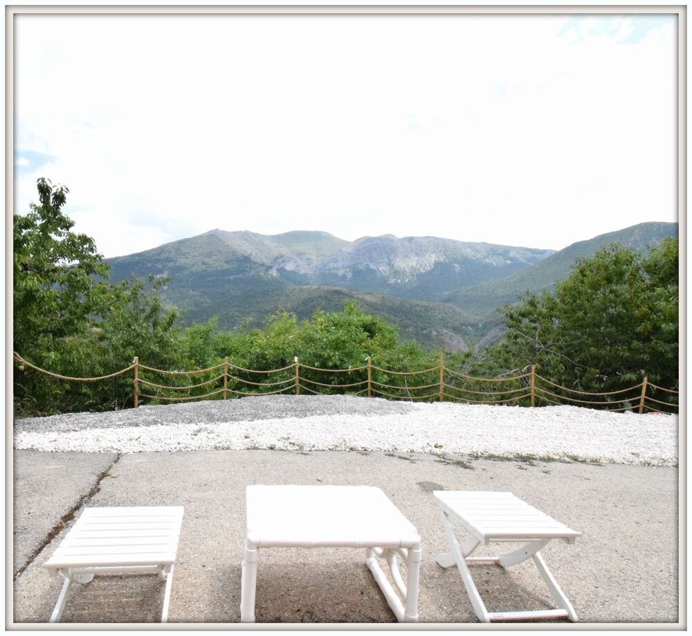 Vente Immeuble Immeuble à vendre DEMANDOLX Gorges du Verdon plusieurs appartements Demandolx
