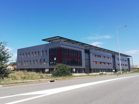 ST DENIS LES BOURG - Local d'activit&eacute;s 3576 01000 Saint denis les bourg