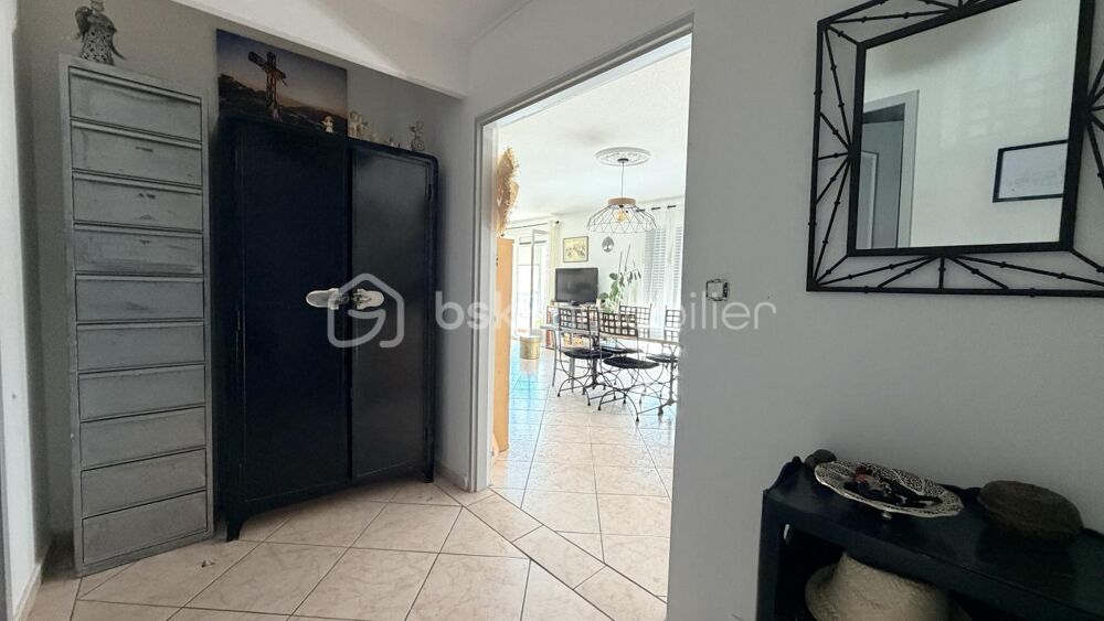 APPARTEMENT TYPE T4 AVEC BALCONS ET STATIONEMENT GRATUIT