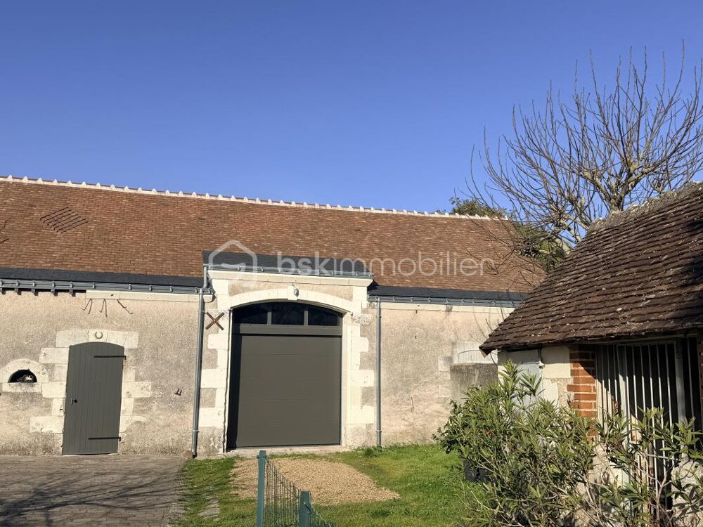 Corps de ferme rénové avec garage, hangar et dépendances sur près de 4 000m2 - Cadre champêtre