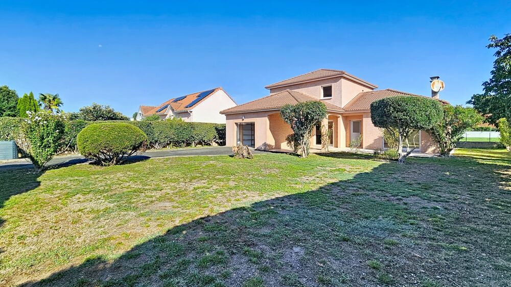 Vente Maison Maison à vendre 5 pièces, 4 chambres avec jardin et garage à LALOUBERE (65) Laloubere