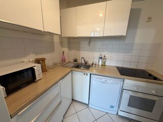  Appartement à louer 3 pièces 90 m²