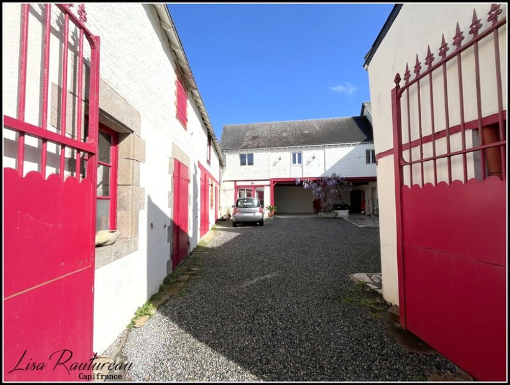 Dpt Loire Atlantique (44), à vendre VIEILLEVIGNE maison P10 de 360 m² - Terrain de 530,00 m²