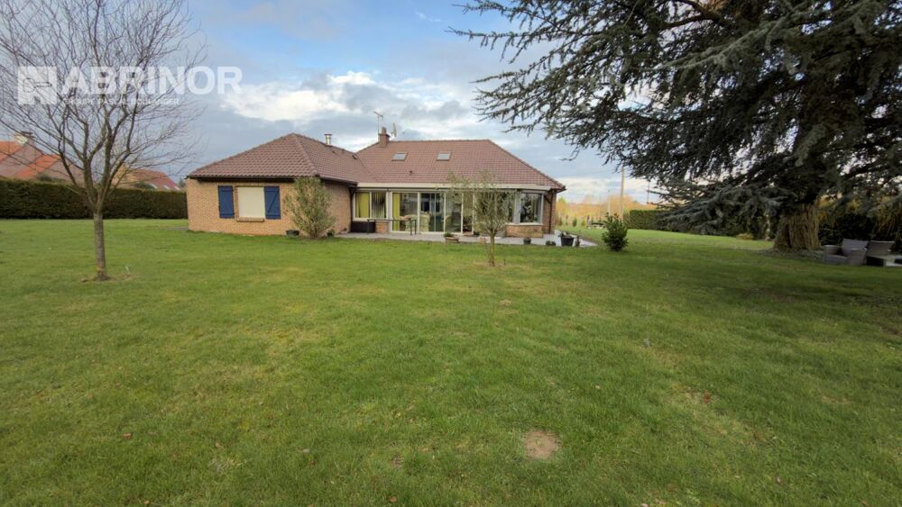 VILLA INDIVIDUELLE DE SEMI PLAIN PIED SUR PLUS DE 2300 M² / POSSIBILITE DE DIVISER LE TERRAIN