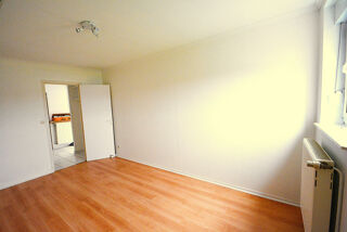  Appartement à louer 3 pièces 90 m²