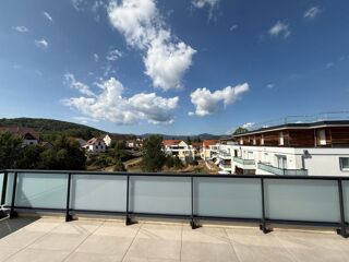  Appartement à louer 4 pièces 99 m²