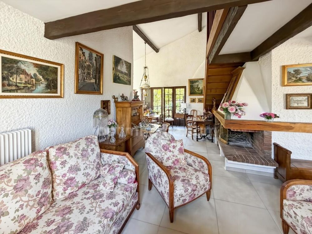 CHAMPIGNEULLES  Maison de caractère avec jardin, au calme et proche de toutes les commodités