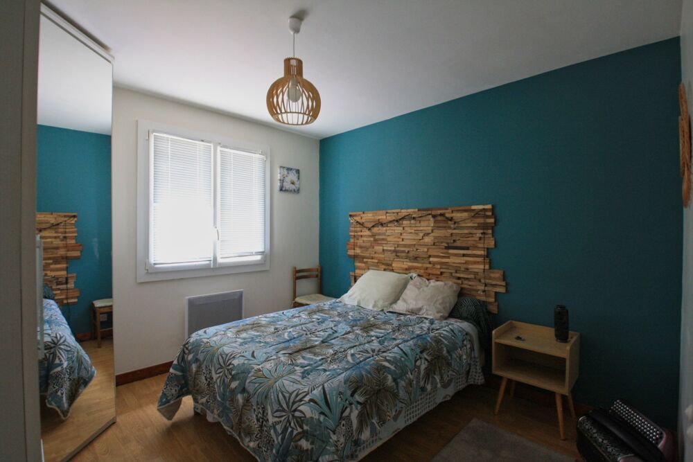 Vente Maison Maison 5 chambres, avec piscine et dépendances, sur un terrain de 4400 m² Diou