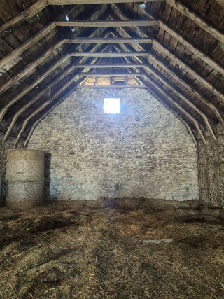  Remise / Grange à vendre 2 pièces 586 m²