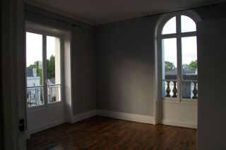 Appartement à louer 7 pièces 194 m²