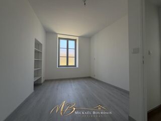  Appartement à louer 4 pièces 92 m²