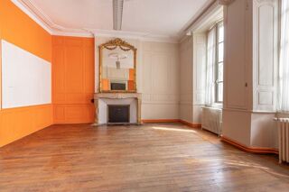  Immeuble à vendre 15 + pièces 288 m²