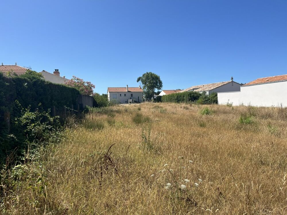 Vente Terrain Terrain à bâtir de 1 077m² au Fenouiller – Façade plein sud de 22 m – À 5 minutes des plages Le fenouiller