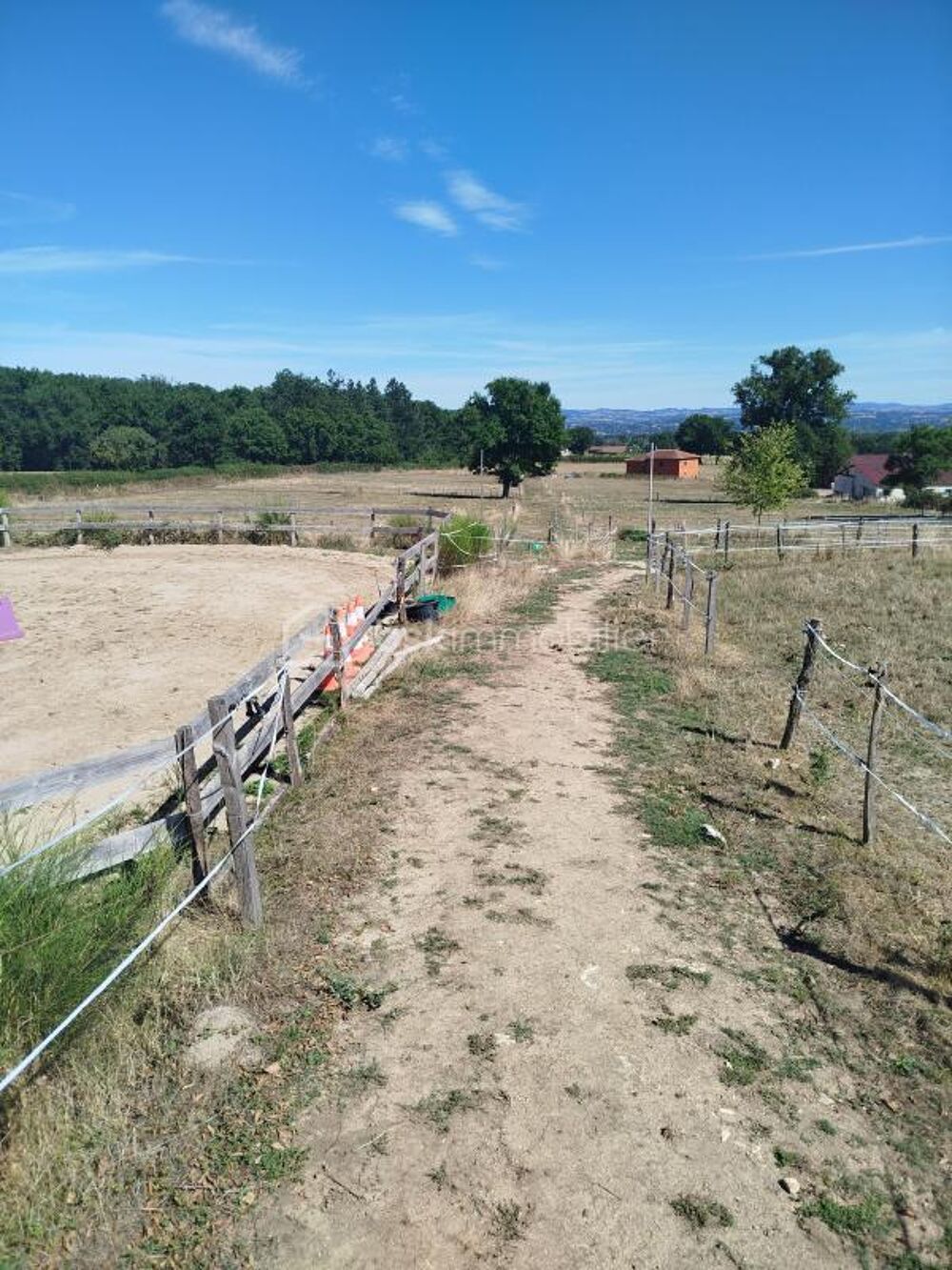 Ferme équestre sur 2,5 ha - Loire (42)