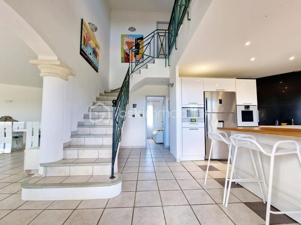 Vente Villa Narbonne - Quartier recherché Haut de Crabit - Élégante villa familiale de 9 pièces avec vaste terrain paysagé et piscine à débo Narbonne