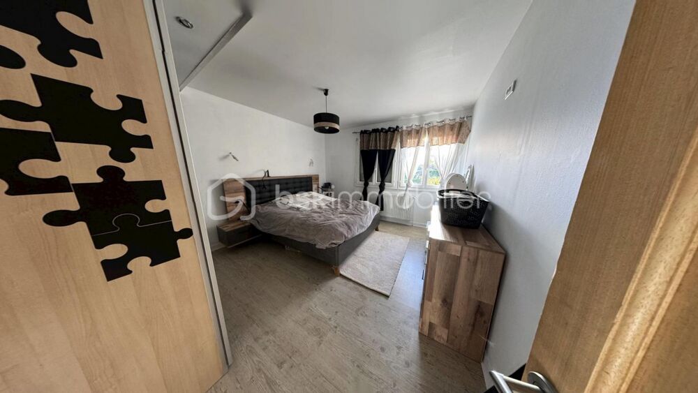 Maison sur sous sol total avec 3 Chambres