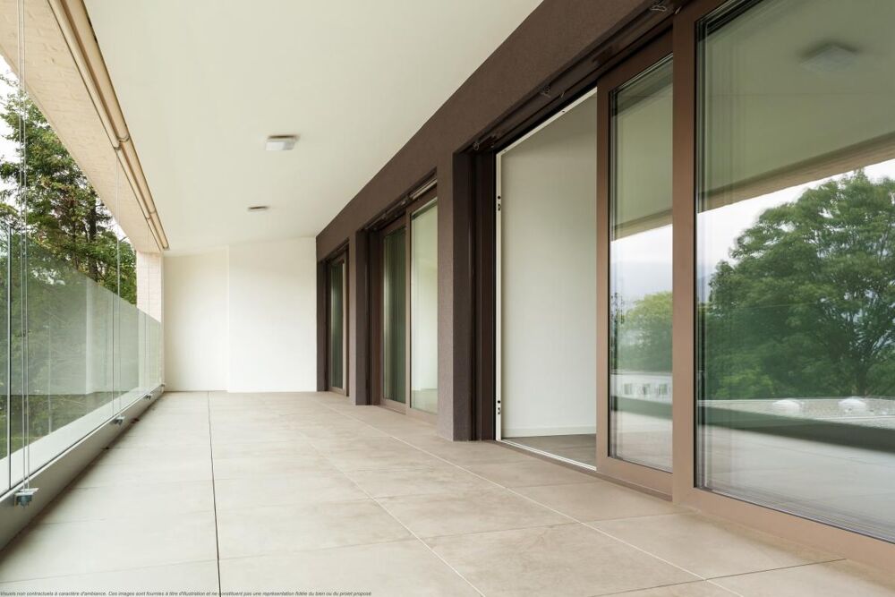 ** Superbe 2 pièces avec Balcon en Étage + Parking , Un emplacement Idéal"