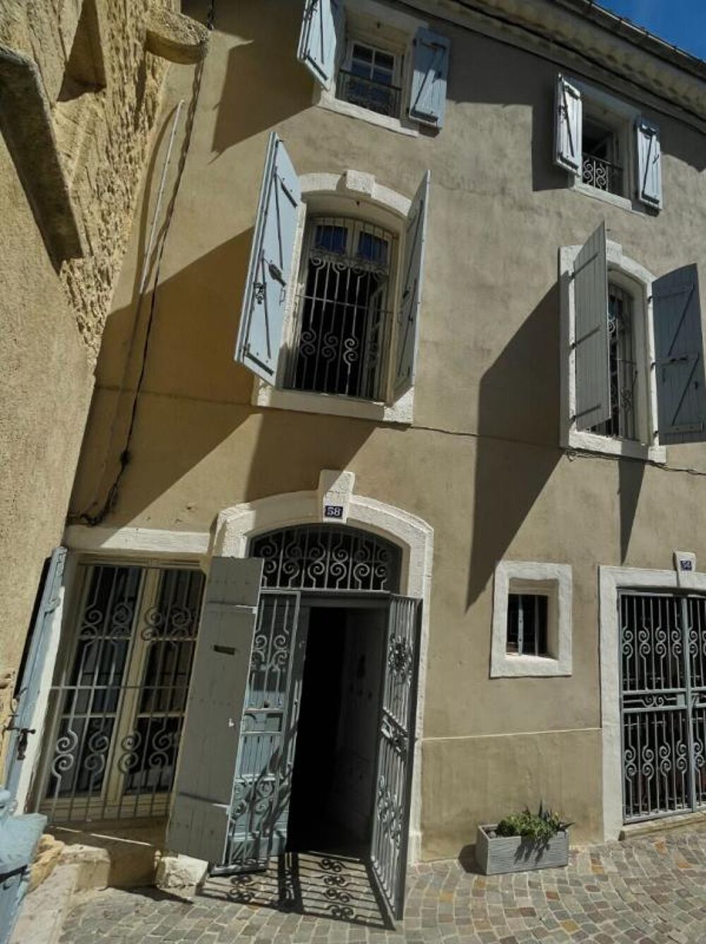 Maison de village atypique de 10 pièces 345 m2, 6 chambres