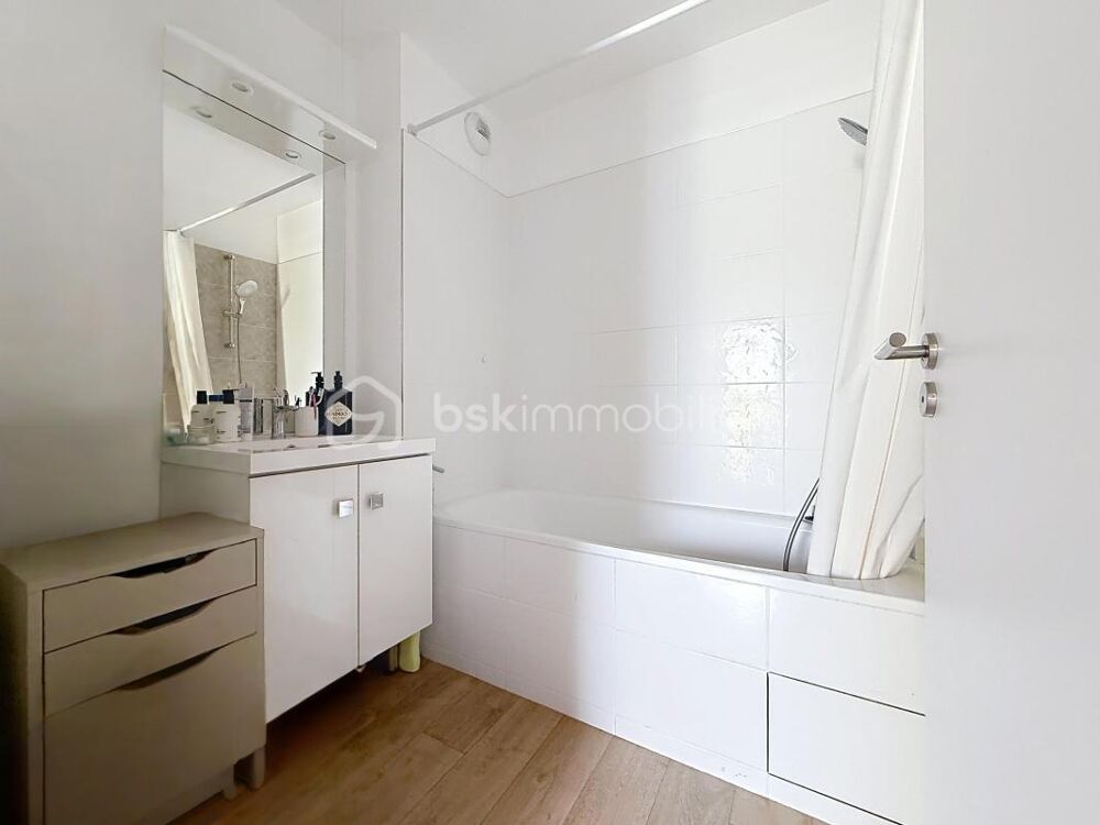 APPARTEMENT F4 DE 79M2  PROCHE COMMERCES ET GARE  335 000 €
