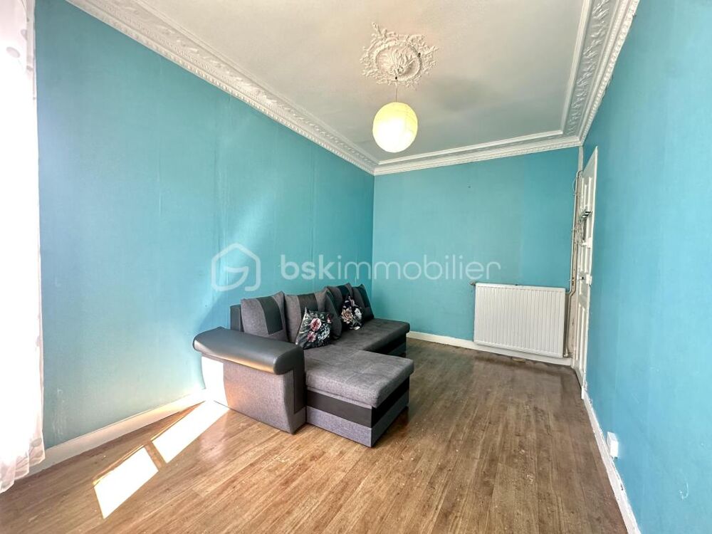 Vente Appartement Charmant appartement 2 pièces au cœur d'un immeuble historique Courbevoie