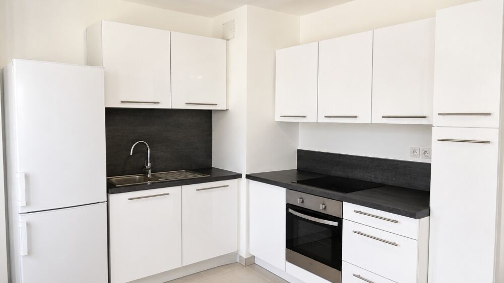 Location Appartement T4 avec parking et deux loggias à LILLE Lille