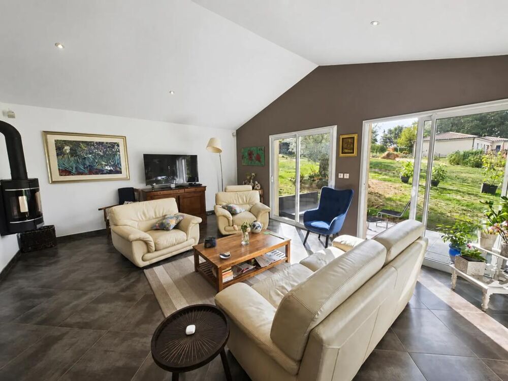 Maison de 5 pièces de 174 m² situé à Confolens