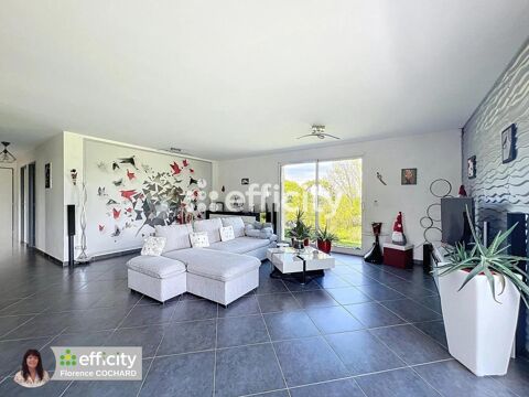   Maison Maison - 4 pi�ce(s) - 193 m�