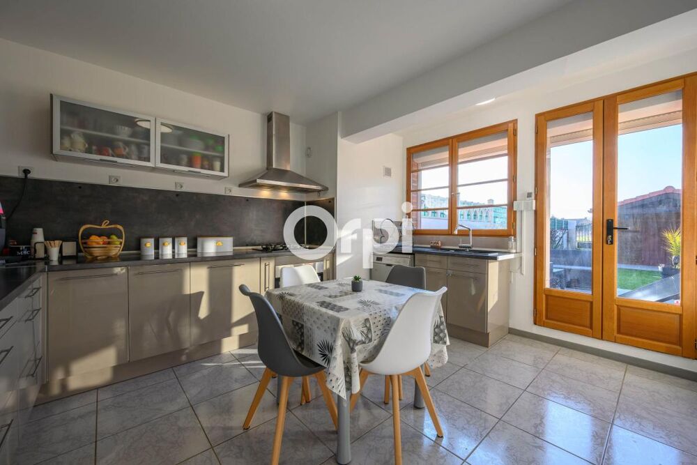 Vente Maison Maison à vendre à Guesnain, entièrement rénovée de 123 m² - possibilité Semi plain-pied Guesnain