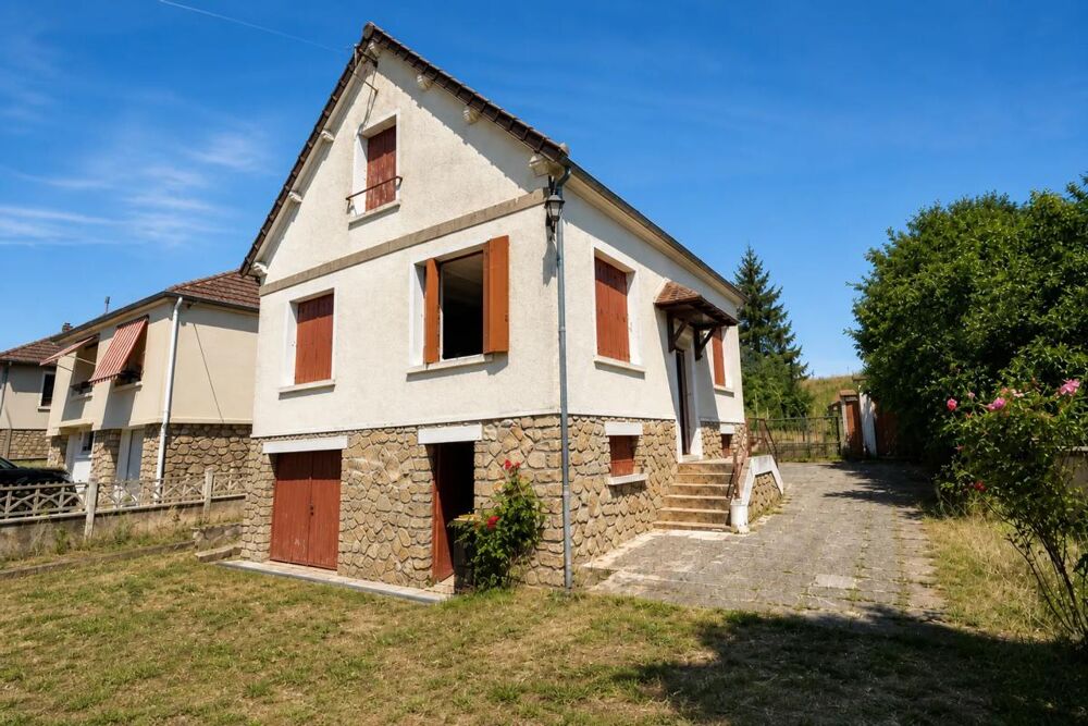 Grande maison familiale sur 968 m² avec double garage