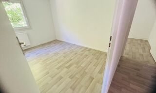  Appartement à louer 5 pièces 115 m²