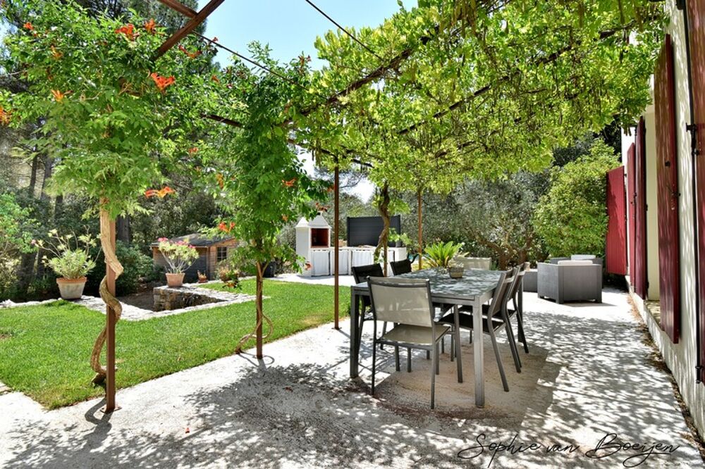 Maison à vendre 7 pièces SAINT MARC JAUMEGARDE (13), de 140 m² sur plus de 1 400 m², 4 chambres, au calme