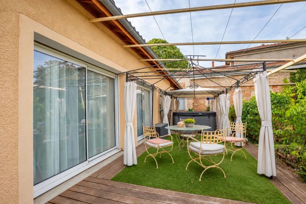 Vente Maison Maison de 7 pièces de 185 m² à Villefranche-sur-Saône - Bordelan Villefranche sur saone