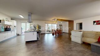  Maison  vendre 8 pices 213 m