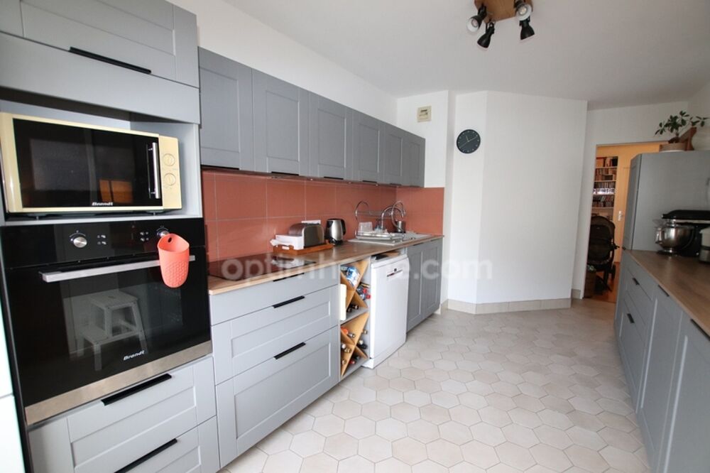 Médiathèque, à 10' à pied de la gare, Appartement de 92m2 en excellent état avec parking classé D