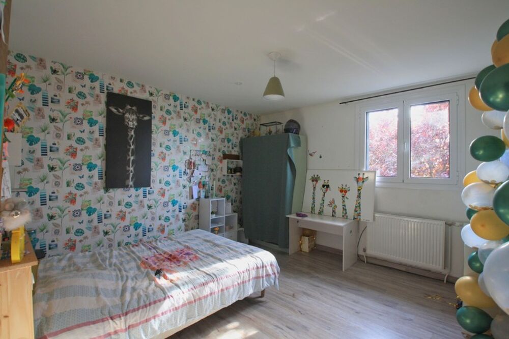 Maison rénovée, 3 chambres, sur un terrain clos de 1230 m²