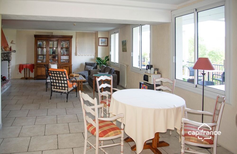 � vendre  Villa Bagnols-en-For�t (83600)