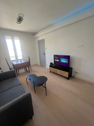  Appartement à louer 2 pièces 33 m²