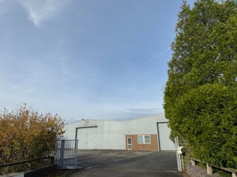   ? OPPORTUNITÉ RARE – BÂTIMENT INDUSTRIEL ÉQUIPÉ – 894 m² – SECTEUR ISBERGUE(62) ? 