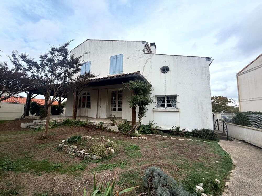 Vente Maison Au coeur de Saujon ? Maison familiale de 133 m2 avec 402 m2 terrain à rénover Saujon